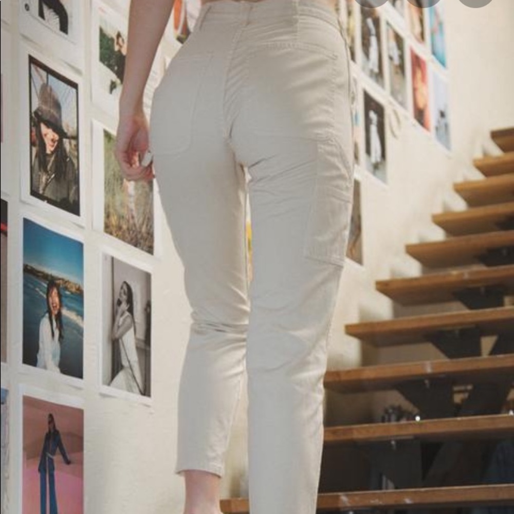 Brandy Melville Jane Cargo Pants cream